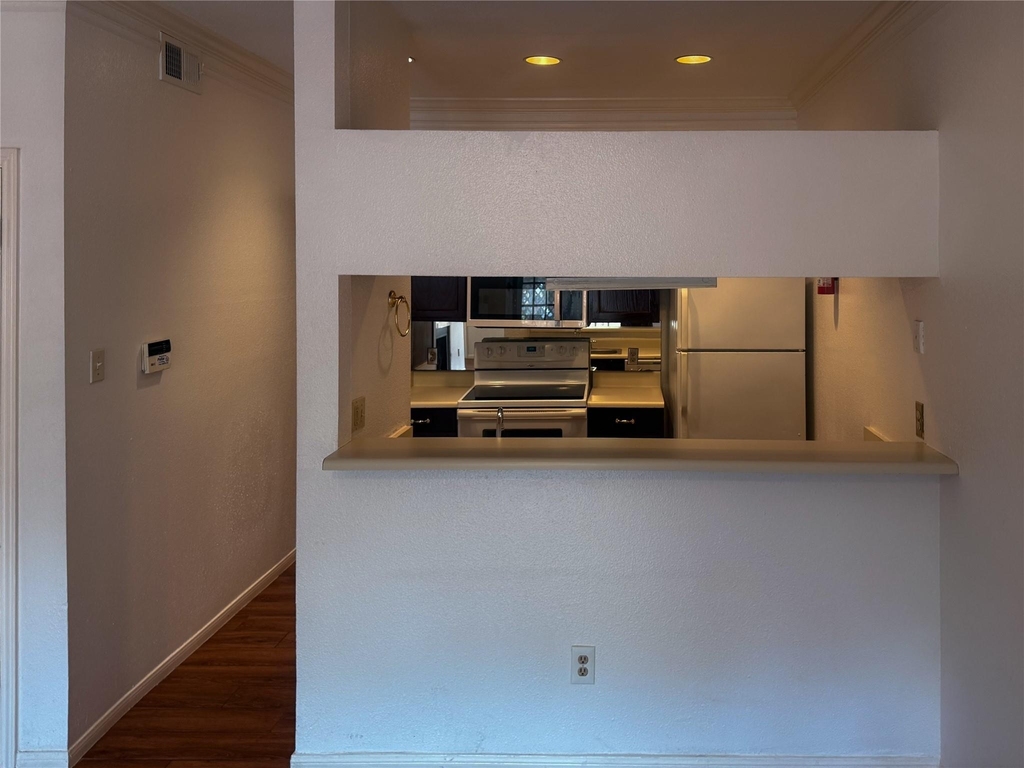 8055 Cambridge Street - Photo 7