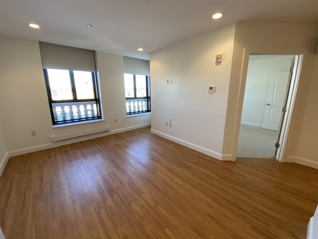 875 Elm - Photo 9