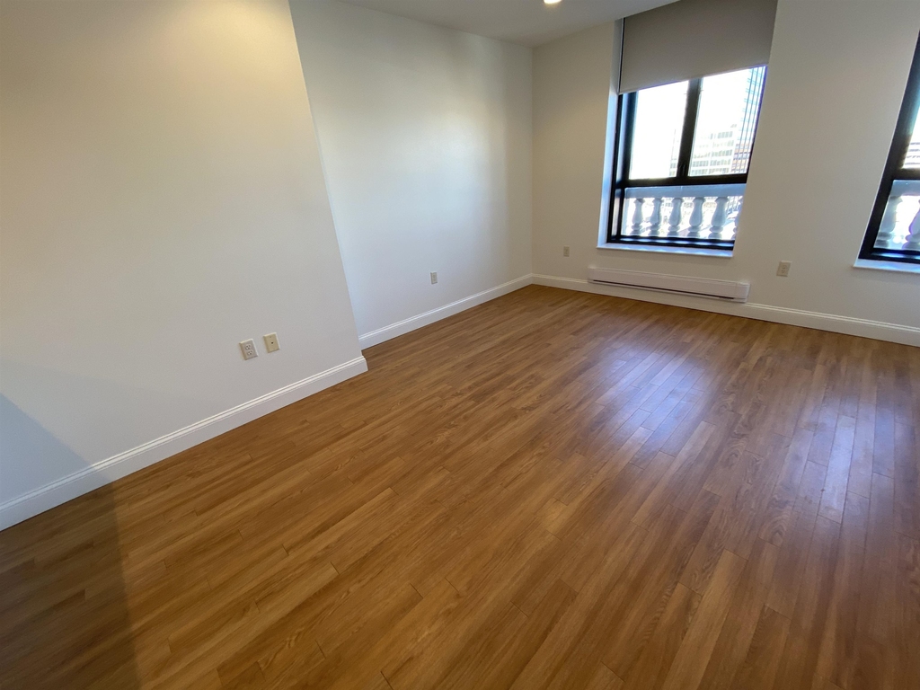 875 Elm - Photo 7