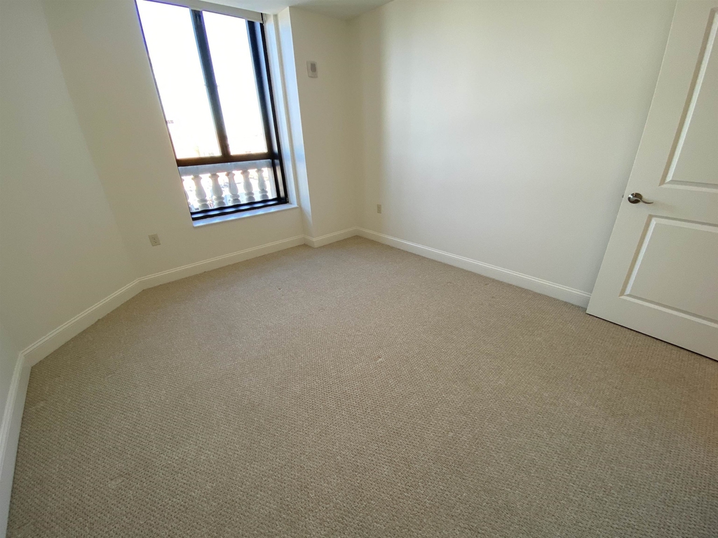 875 Elm - Photo 12