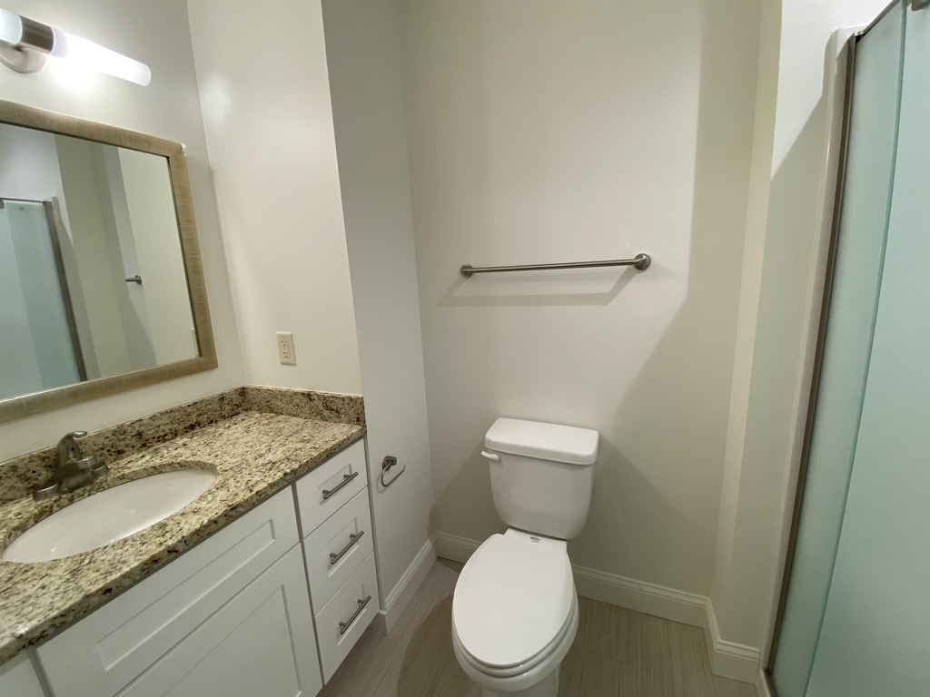 875 Elm - Photo 22