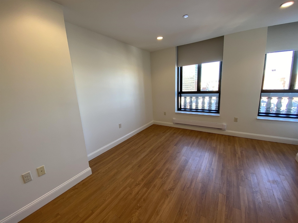 875 Elm - Photo 8
