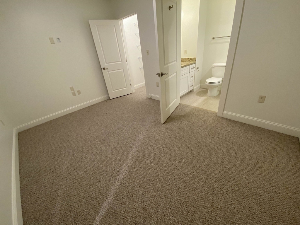 875 Elm - Photo 20