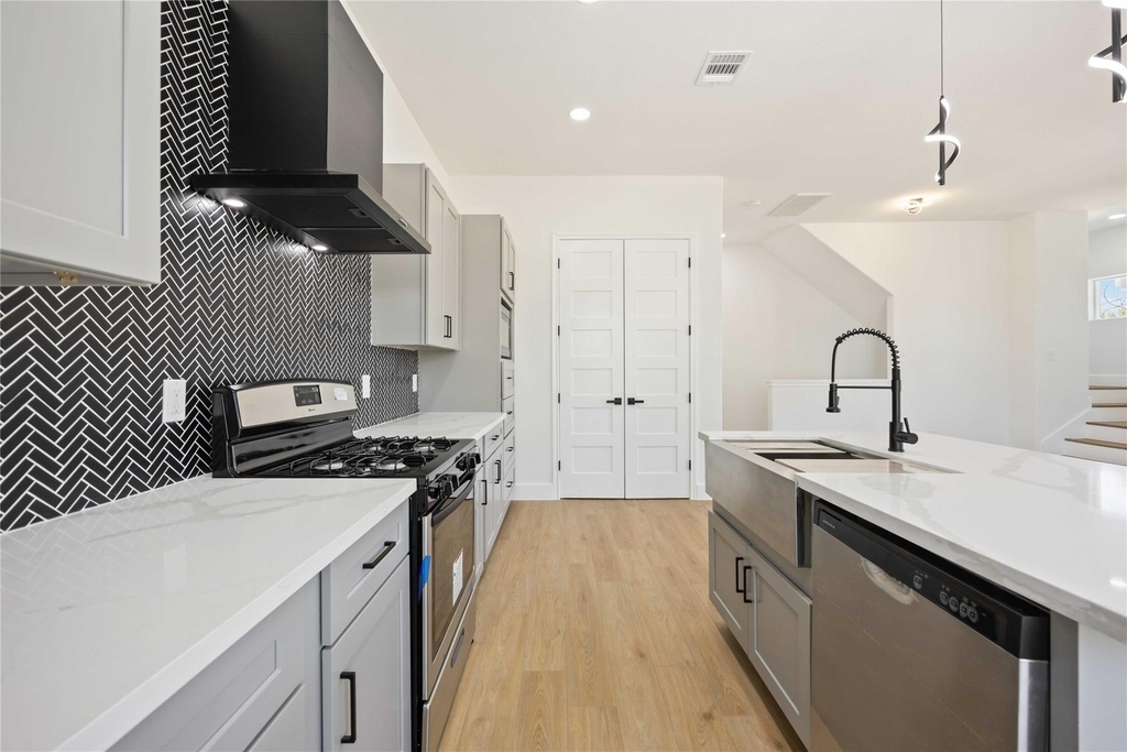 3022 Drew Street - Photo 13