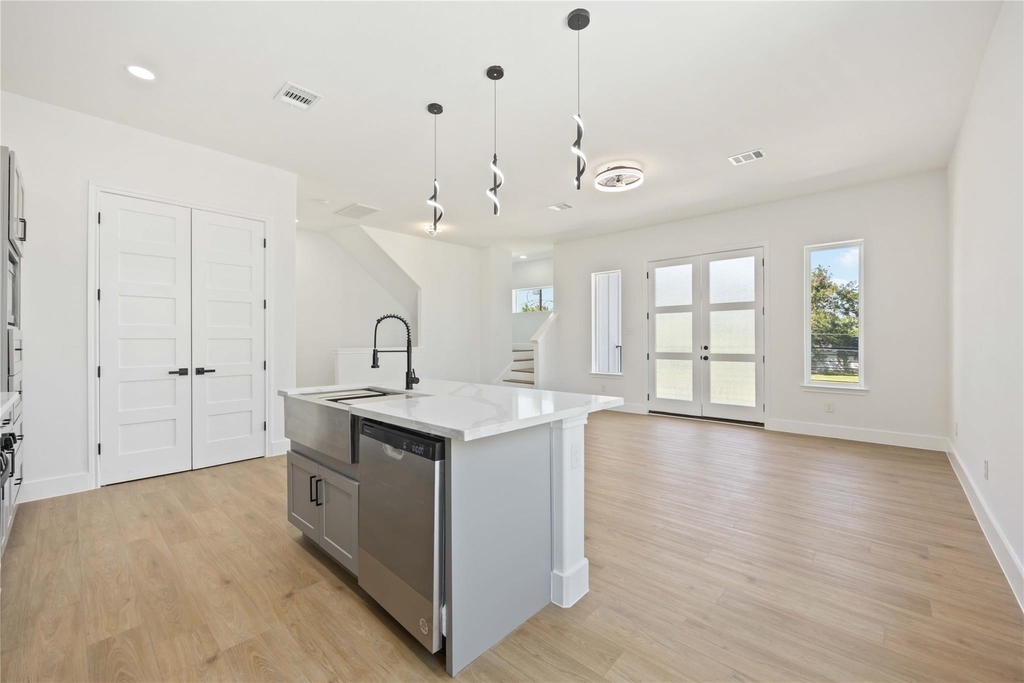 3022 Drew Street - Photo 14