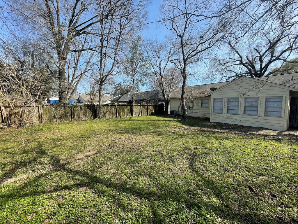6139 Belcrest Street - Photo 30