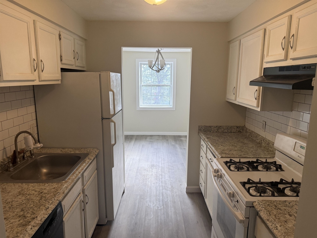 7 Louisburg - Photo 4