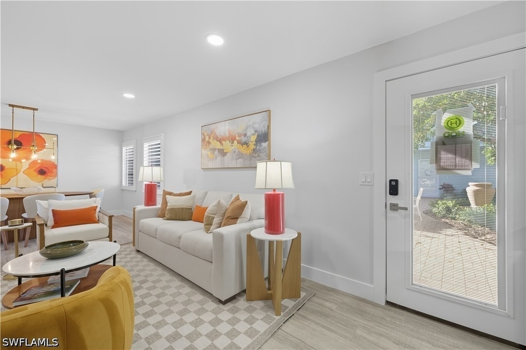 609 12th Avenue S - Photo 2