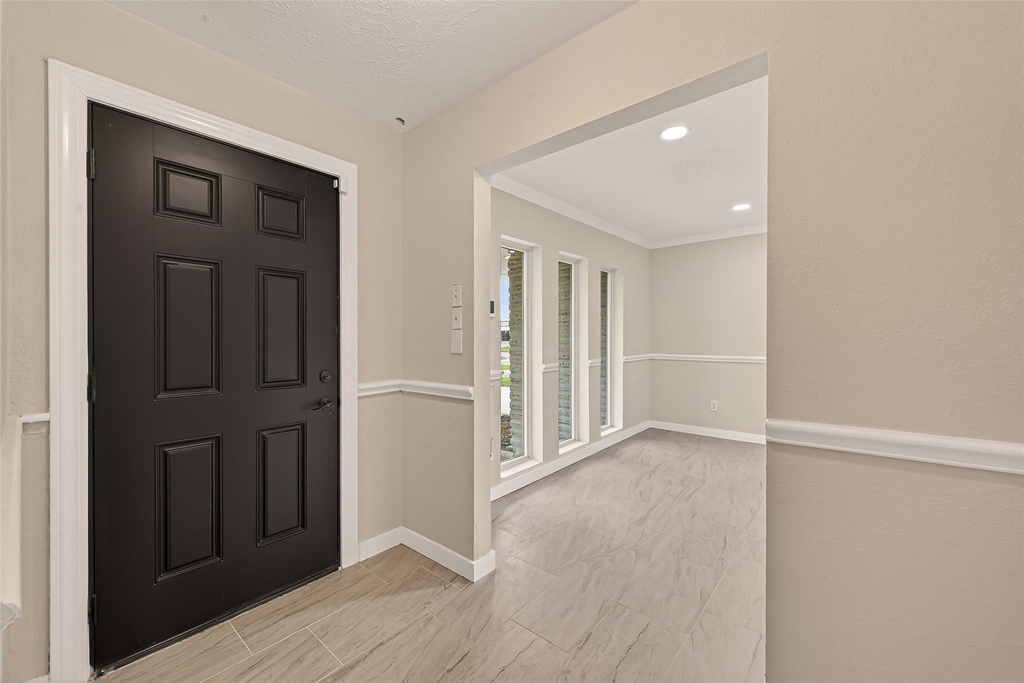 11118 Stroud Drive - Photo 2
