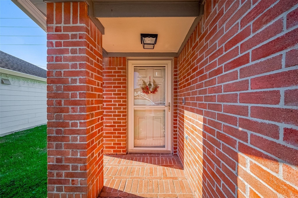 15711 Kings Cypress Lane - Photo 5