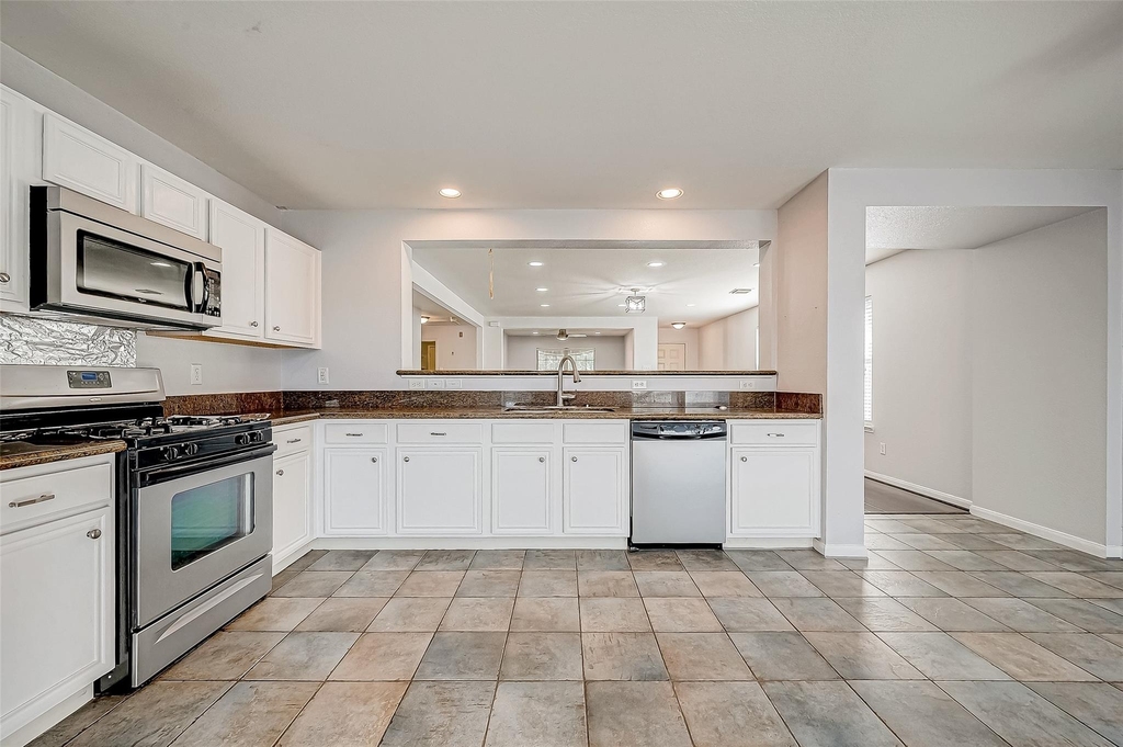 15711 Kings Cypress Lane - Photo 19