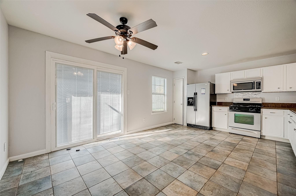 15711 Kings Cypress Lane - Photo 13