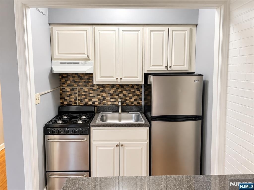 306 Grafton - Photo 2