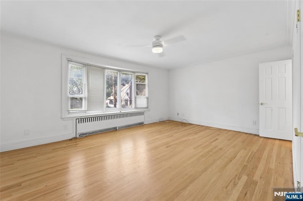 585 W Englewood - Photo 12