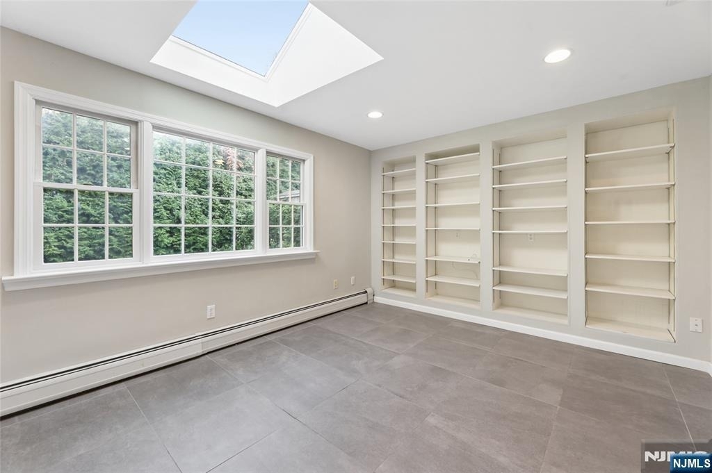 585 W Englewood - Photo 7