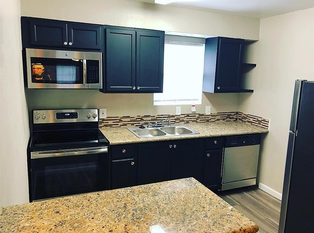 3700 Pine Manor Lane - Photo 3