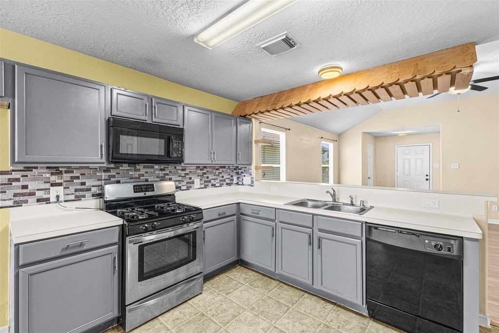 8538 Doskocil Drive - Photo 12