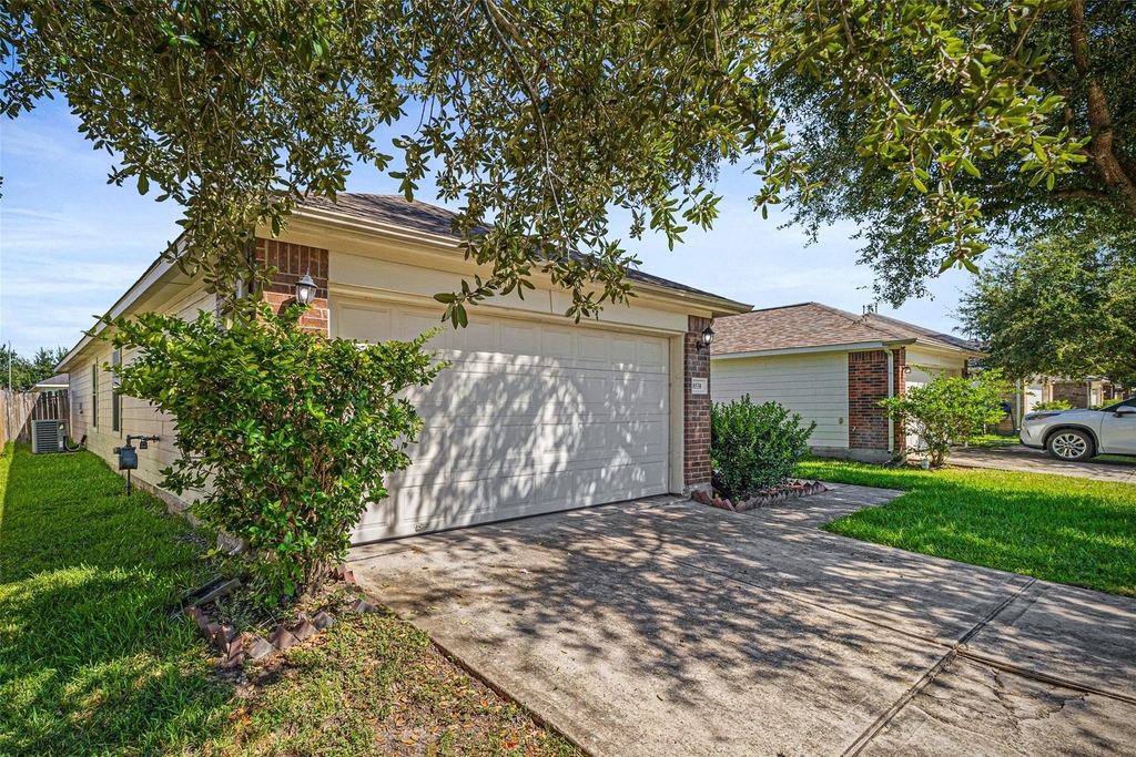 8538 Doskocil Drive - Photo 2