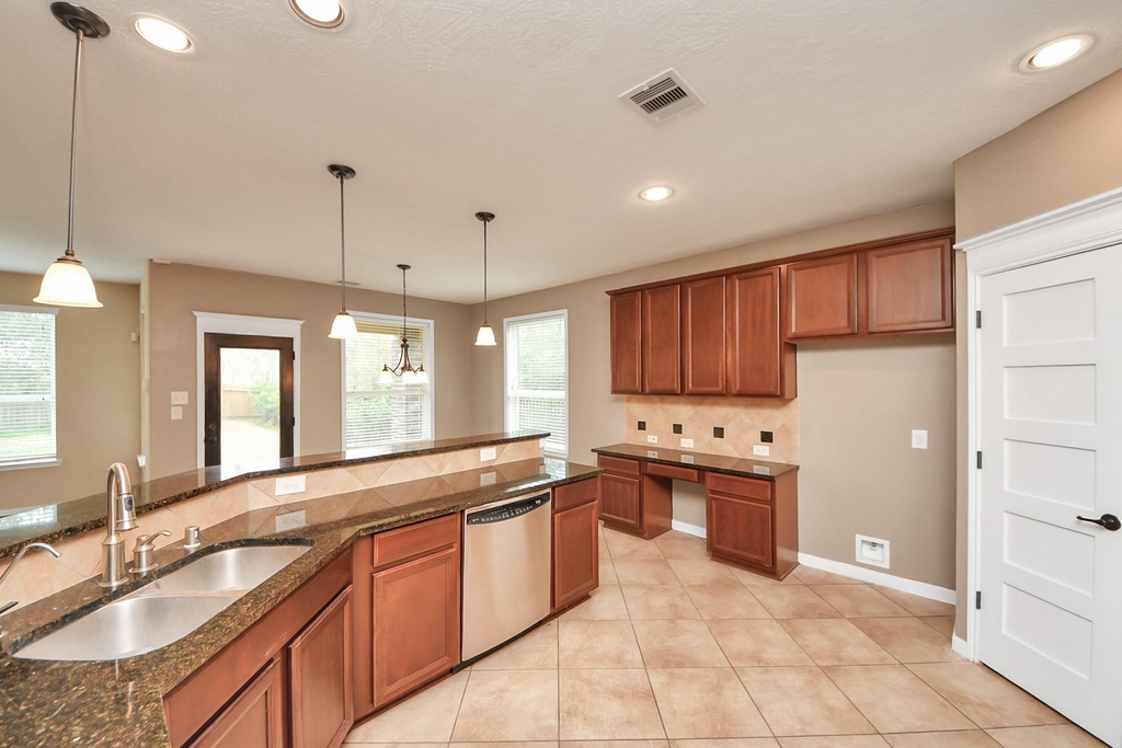 18006 E Williams Bend Drive - Photo 32