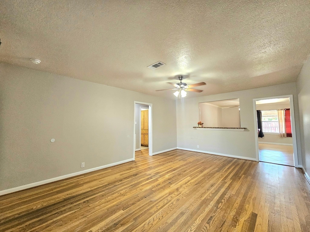 2618 San Jacinto Drive - Photo 3