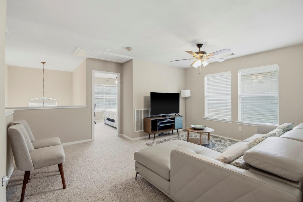 25450 Barmby Drive - Photo 2