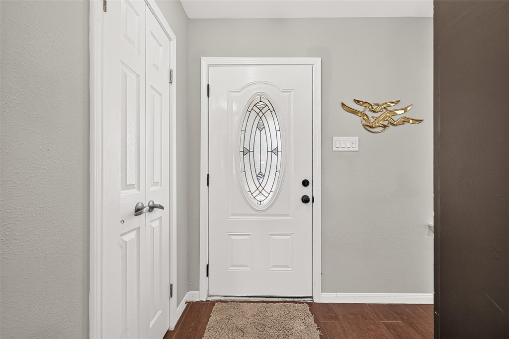 5454 Creekbend Drive - Photo 2