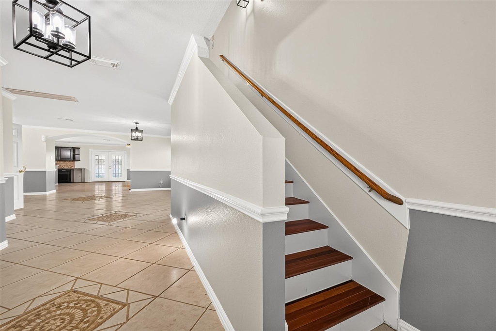 20151 Pioneer Ridge Drive - Photo 2