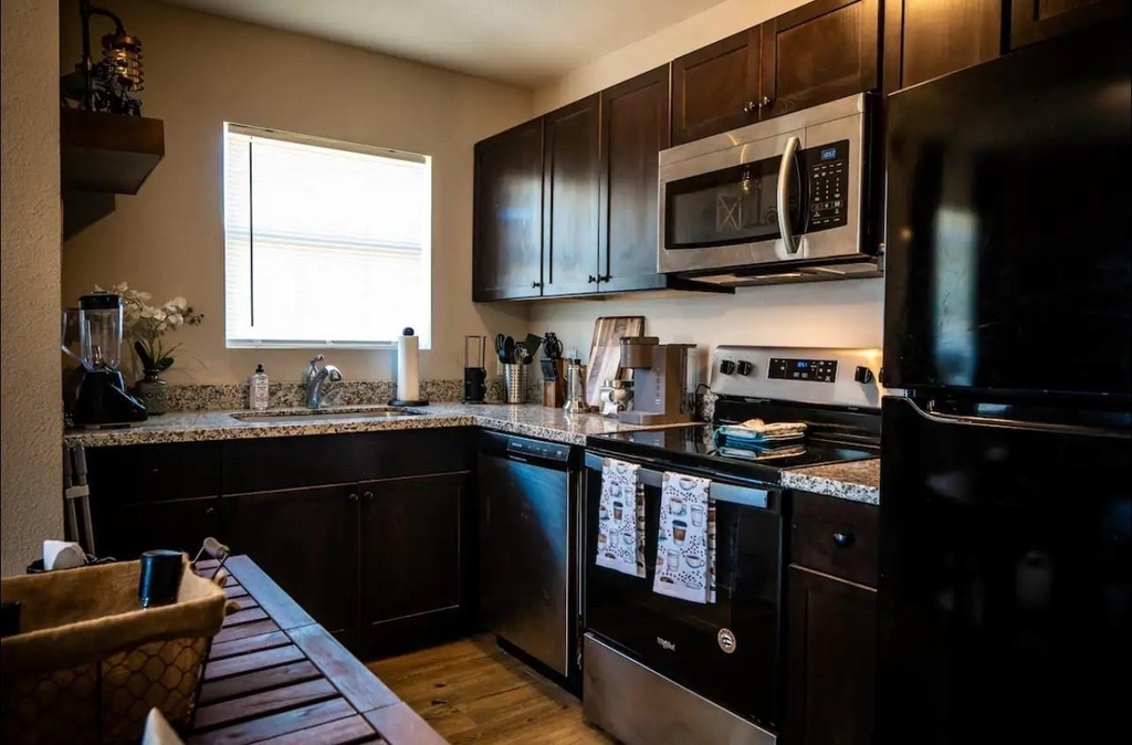 2415 Mcgowen Street - Photo 1