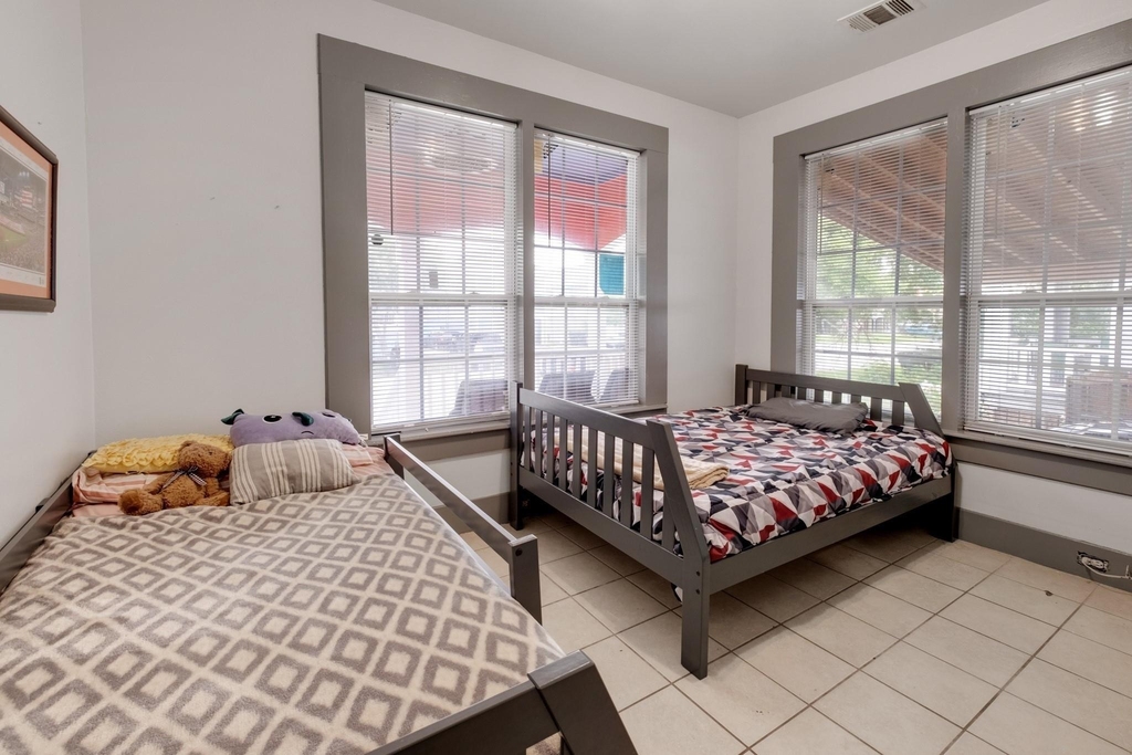 4409 Avenue K - Photo 17