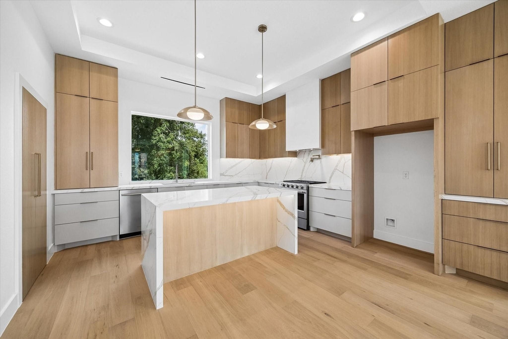 1220 Gregg Street - Photo 1