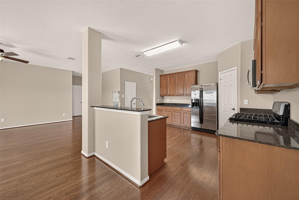 611 Blue Oasis Court - Photo 21