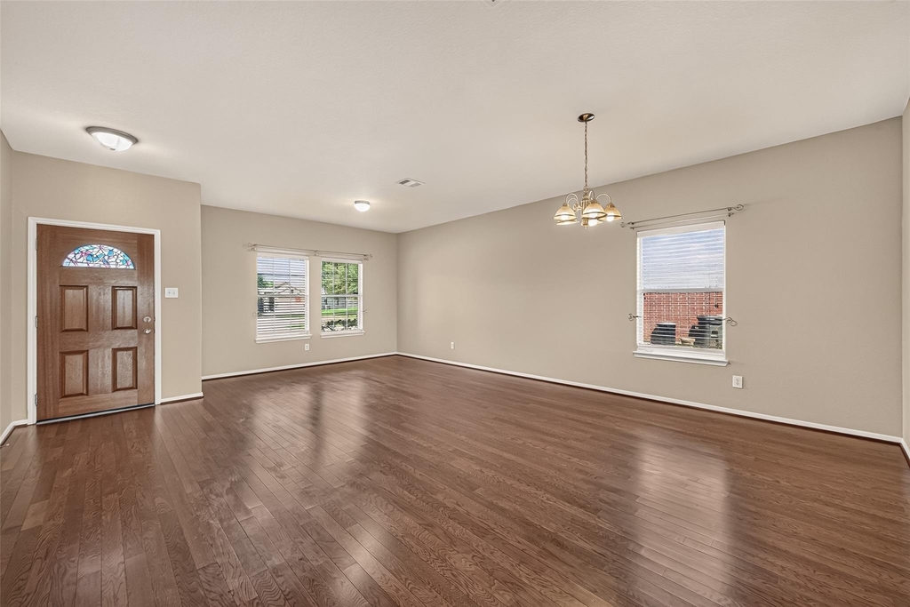 611 Blue Oasis Court - Photo 9