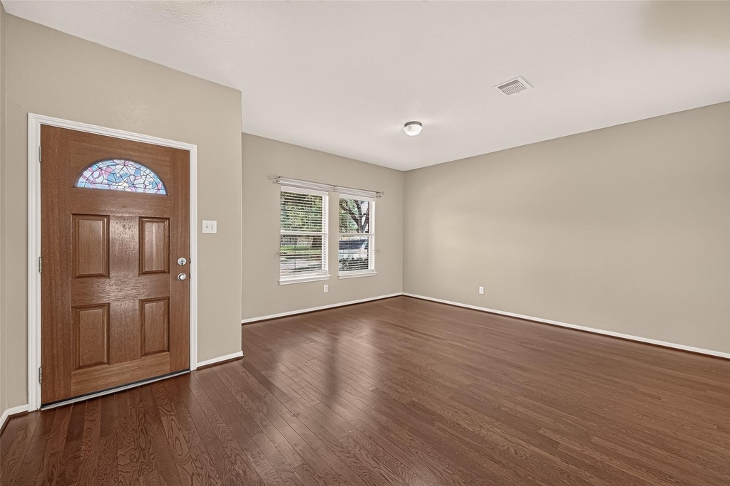 611 Blue Oasis Court - Photo 4