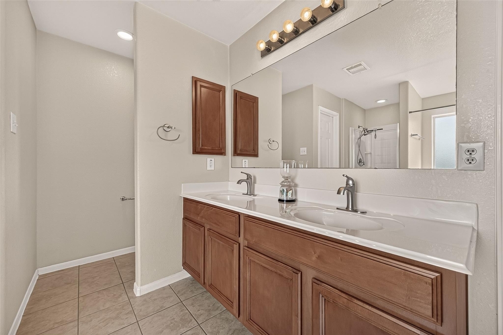 611 Blue Oasis Court - Photo 40