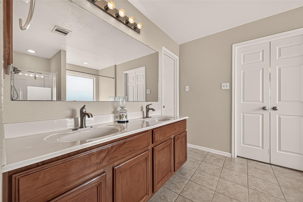 611 Blue Oasis Court - Photo 42