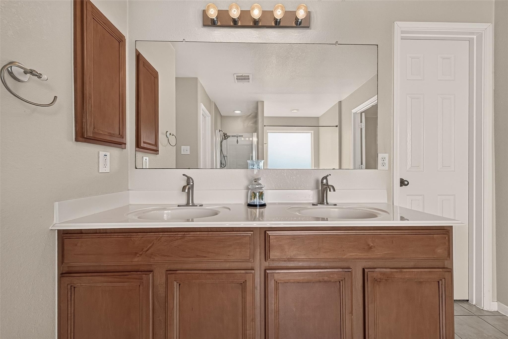 611 Blue Oasis Court - Photo 41