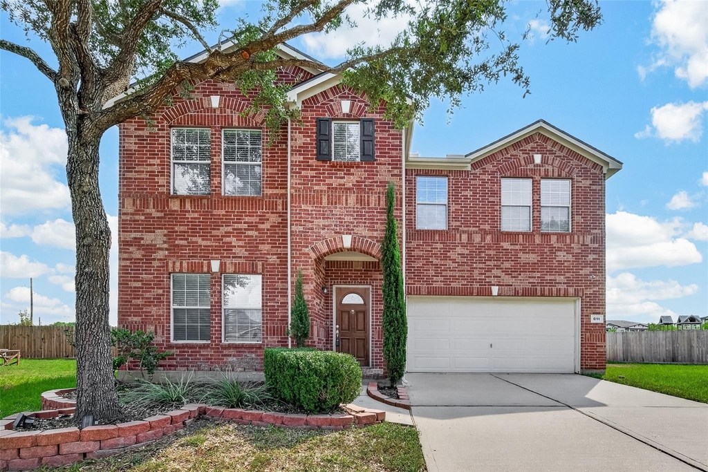 611 Blue Oasis Court - Photo 0
