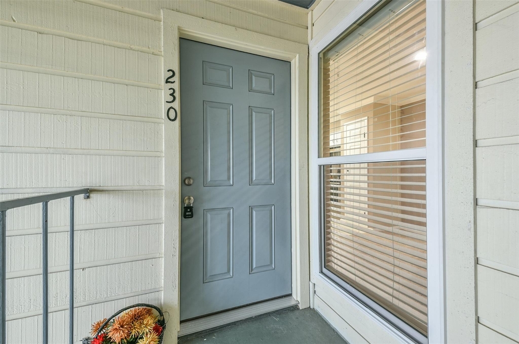4001 Nasa Parkway - Photo 2