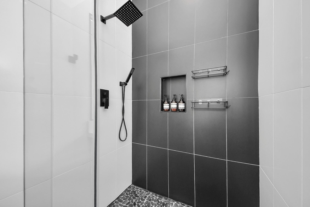 830 E 40th Street - Photo 40