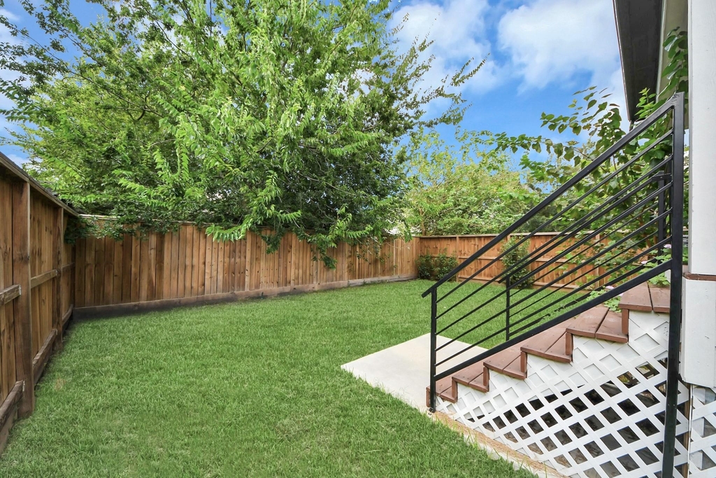 830 E 40th Street - Photo 46