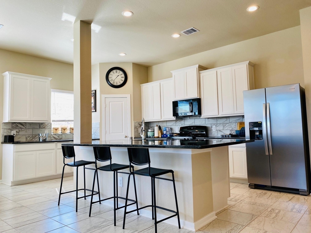 4715 Purple Fountain Drive - Photo 4
