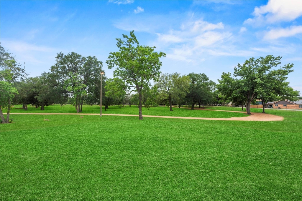 2411 Jitterbug Lane - Photo 26