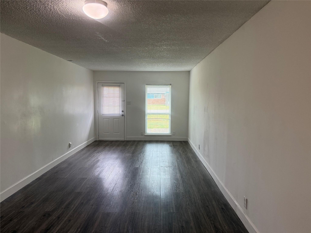 707 S 2nd Street - Photo 5