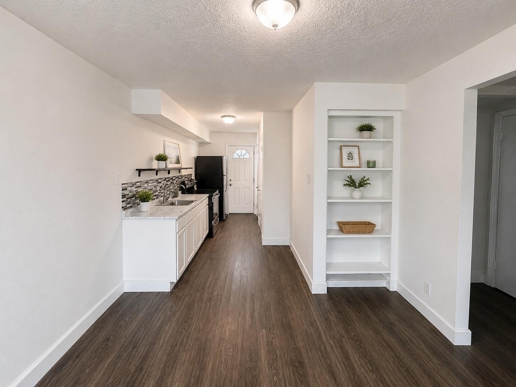 707 S 2nd Street - Photo 2