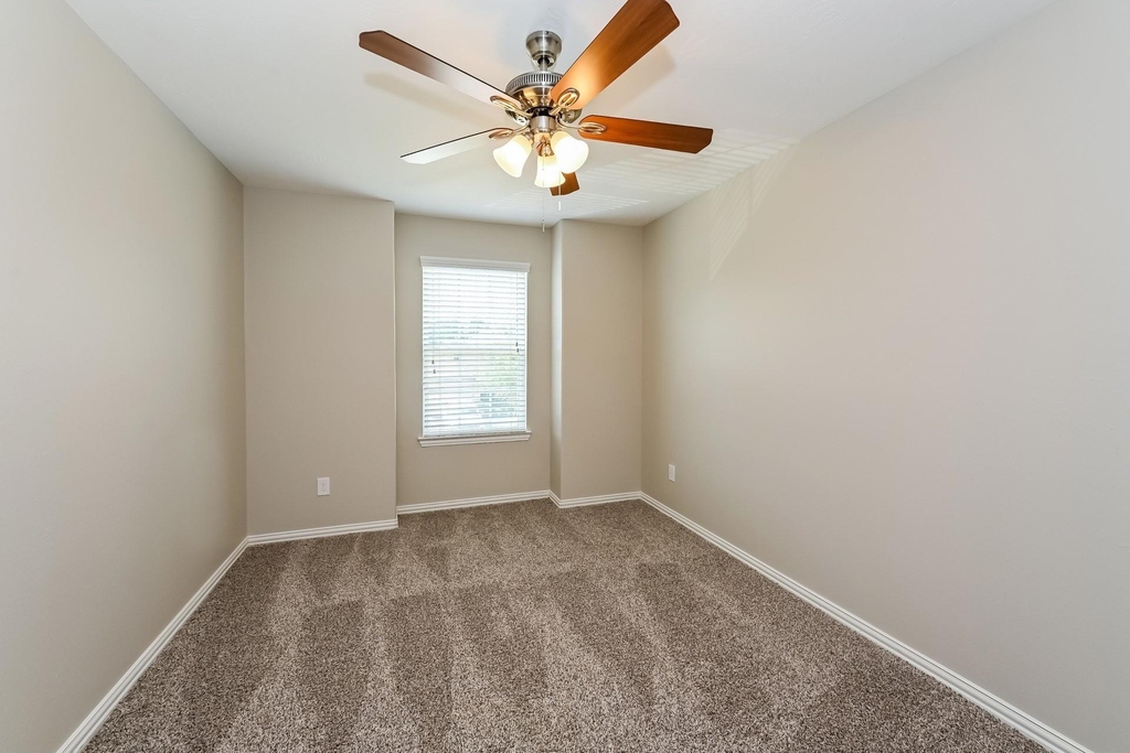 2919 Chaplin Place Drive - Photo 10