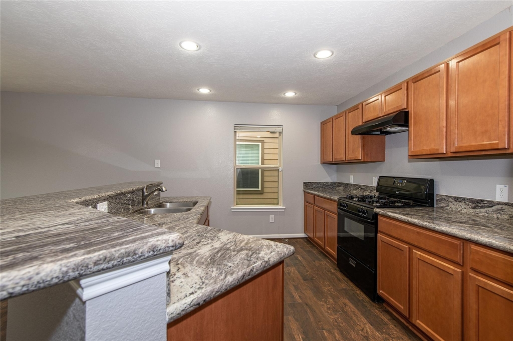 2562 Skyview Point Drive - Photo 4