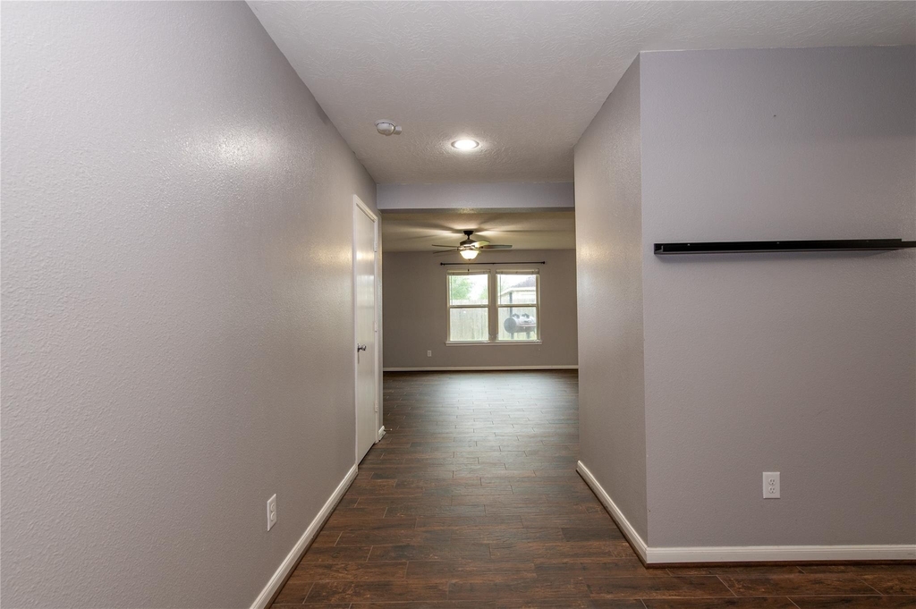 2562 Skyview Point Drive - Photo 14