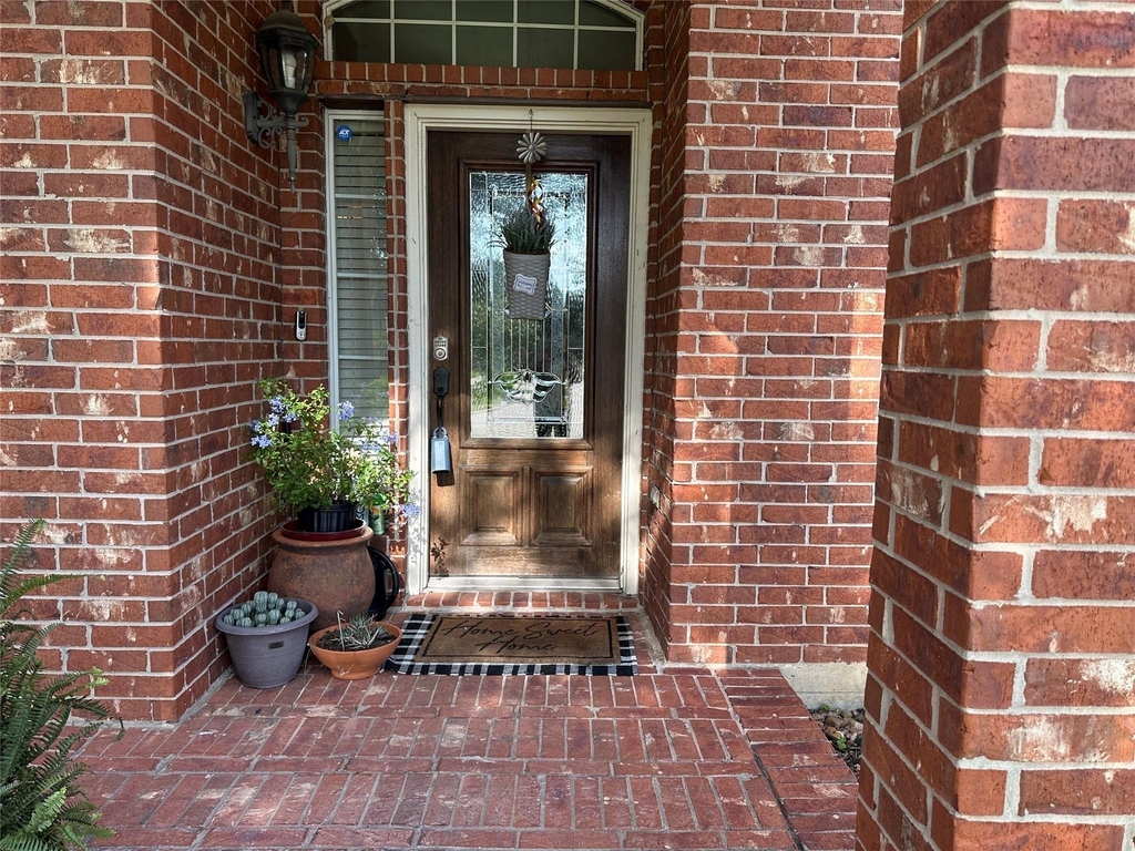 16218 Saxon Hollow Lane - Photo 2