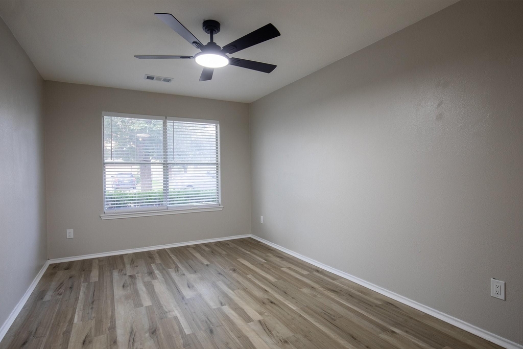 718 Remwick Drive - Photo 11