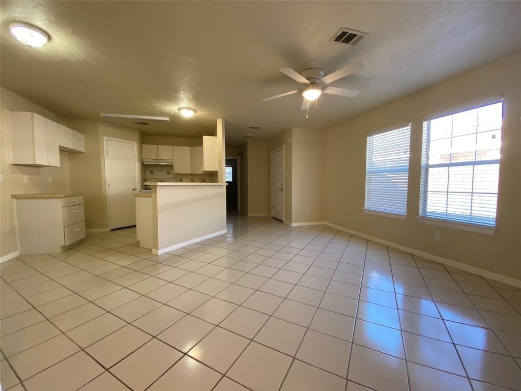 311 Willowick Street - Photo 2